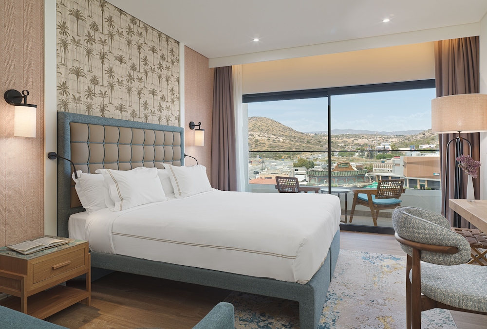 Deluxe Room Inland View - Photo 1