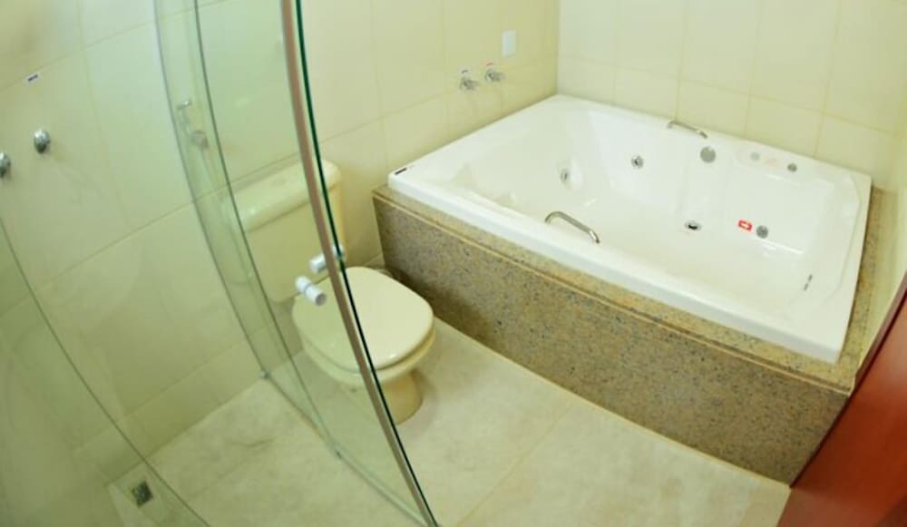 Double Room Single Use, 1 Queen Bed, City View photo 3