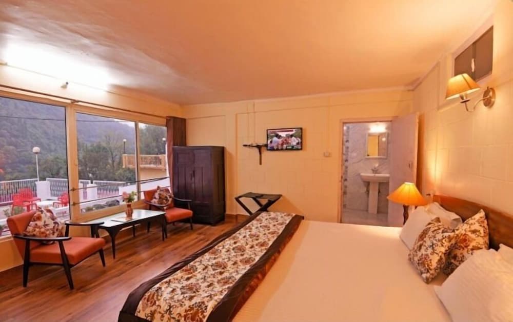 3rd Floor Lake View Standard