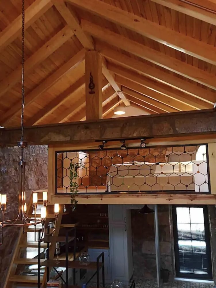 Luxury House photo 1