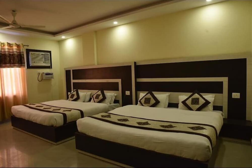 Family Room photo 2