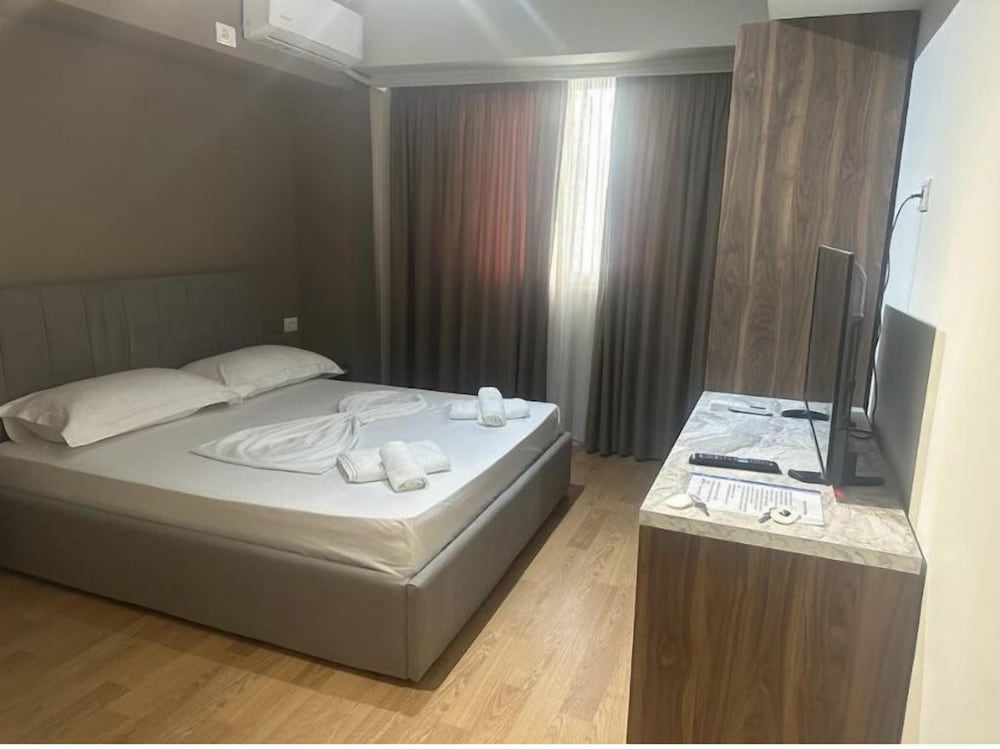 Deluxe Double Room, Garden View