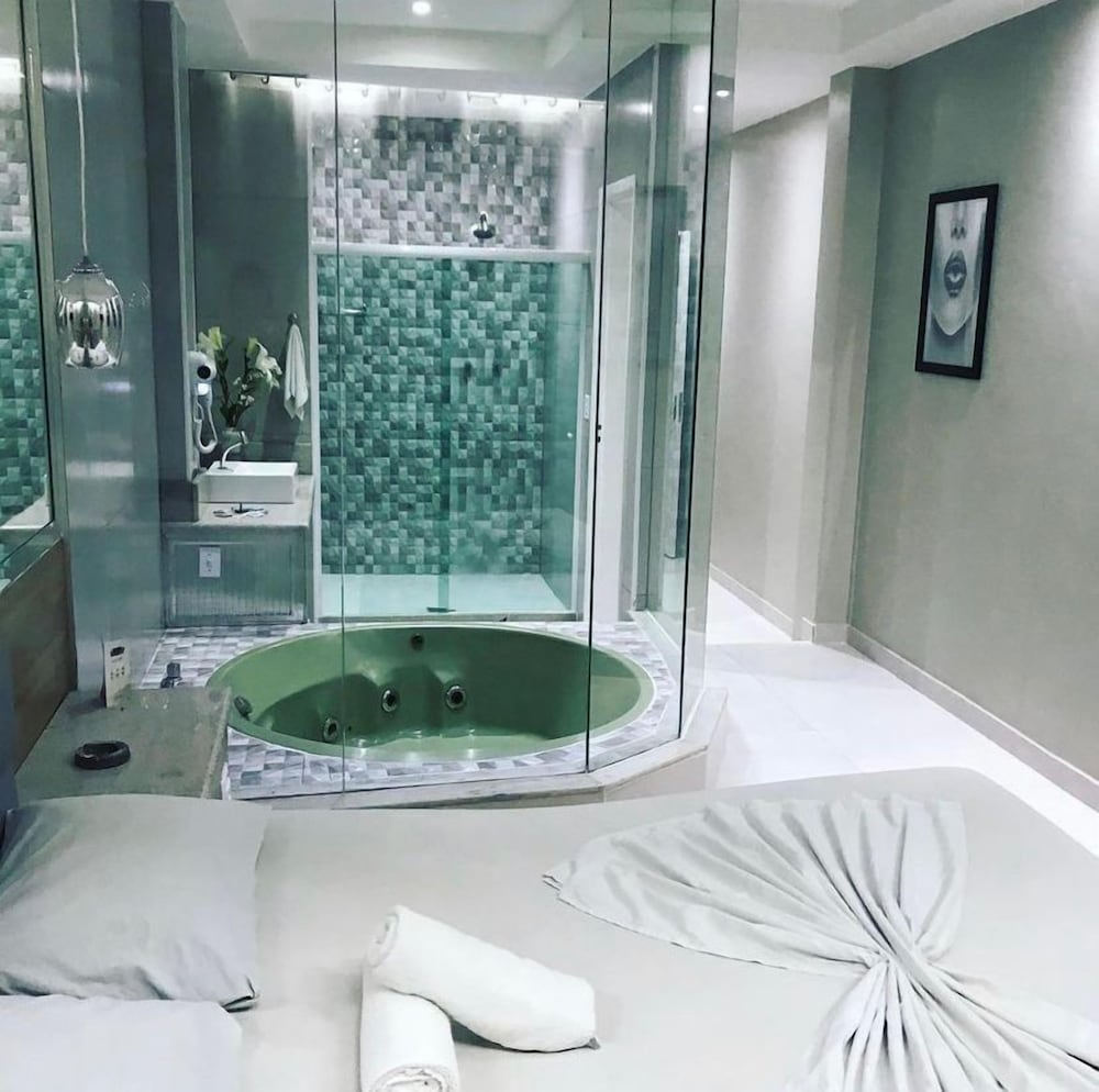 Superior Double Room, Bathtub photo 2