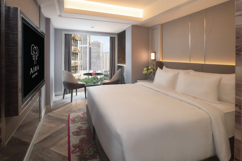Deluxe Room - King Bed photo 2