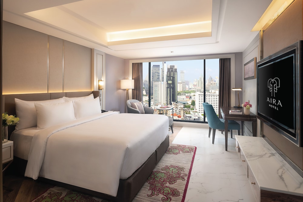 Premier King room with City View