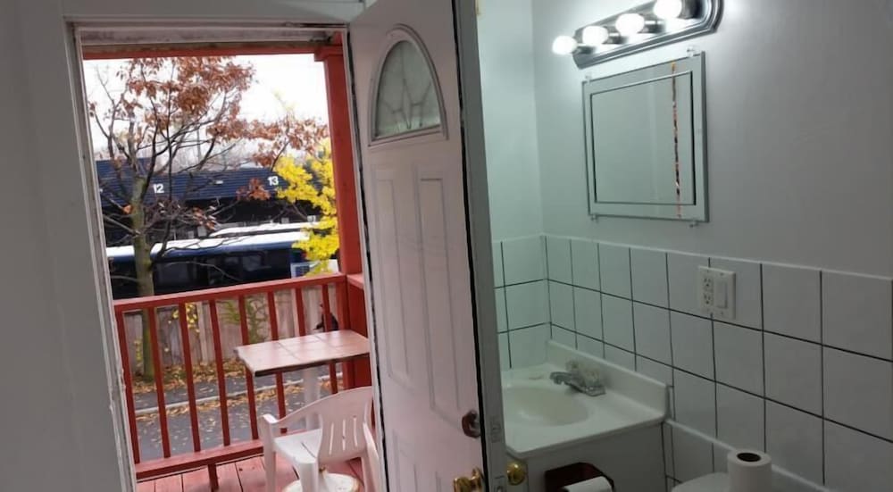 Standard Room, 1 Double Bed (Private Bathroom) photo 2