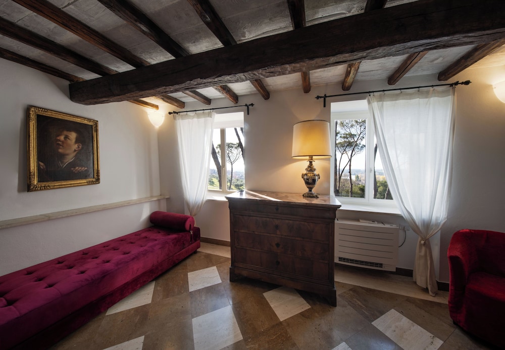 Superior Suite, Non Smoking, Garden View photo 3