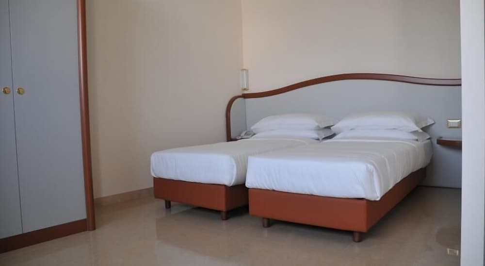 Family Quadruple Room, Balcony, City View photo 2
