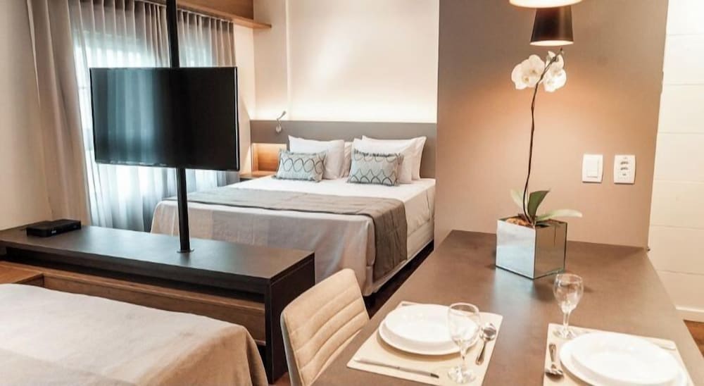 Deluxe Studio, 1 King Bed with Sofa bed photo 3