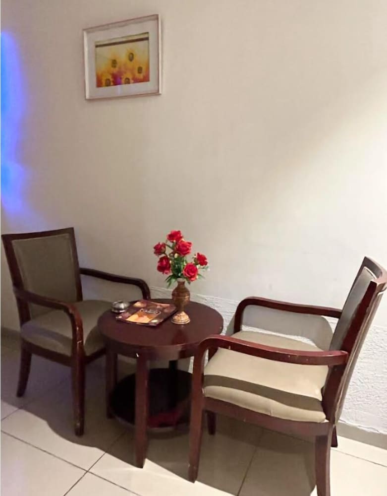 Deluxe Room - Photo 2