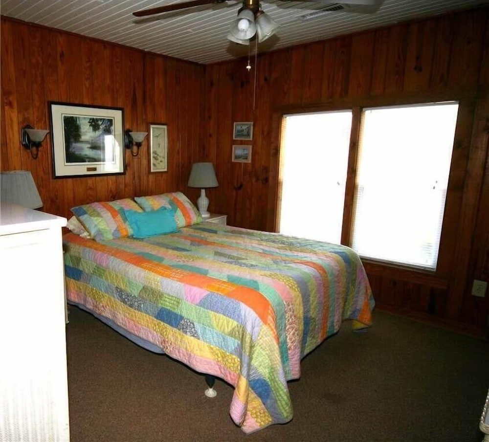 House, Multiple Beds (Sound Pleasures) photo 2