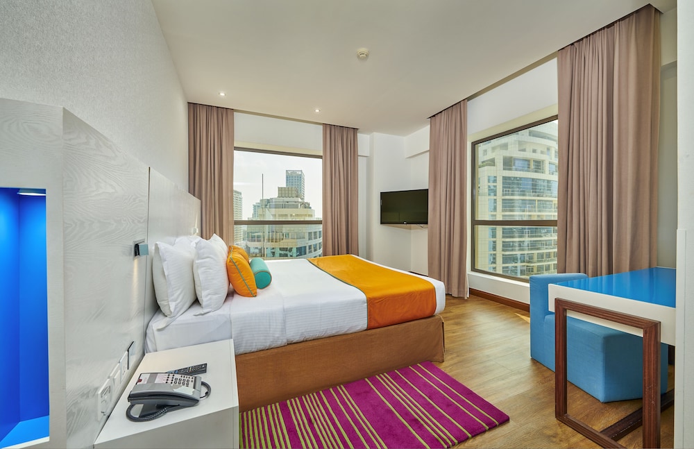Suite, 2 Bedrooms, Balcony, City View photo 2