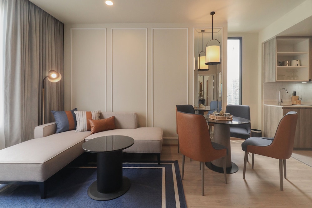Suite, 1 Bedroom, Kitchen (Living Dining Area) photo 1