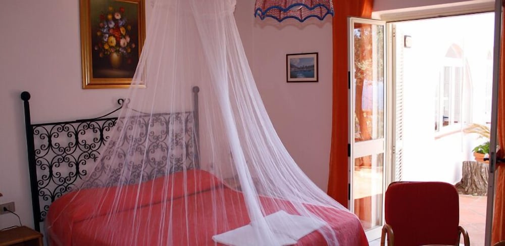 Comfort Room photo 2