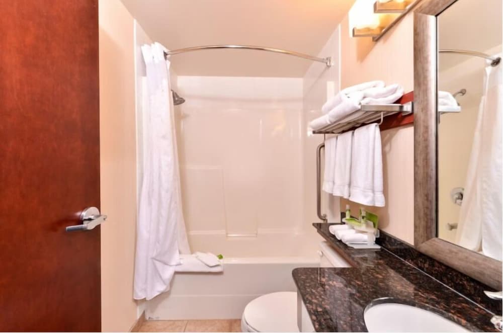 Suite, Multiple Beds - Photo 2