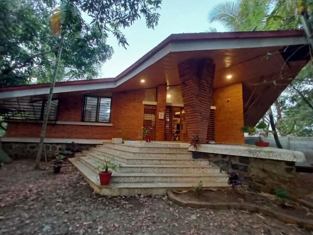 Deluxe Villa, Hill View
