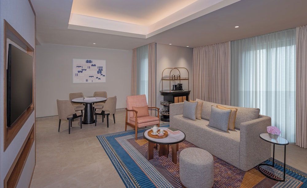 Private Pool Terrace Suite, Newly Renovated, Evening Drinks & Canapes Section, Free Shuttle To Beach - Photo 4
