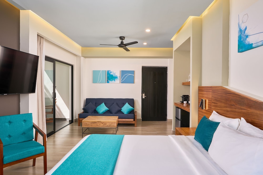 Junior Suite Partial Lagoon View - Photo 1