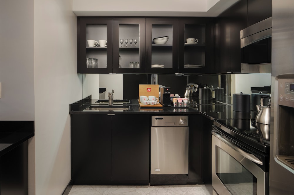Broadway Skyline Suite