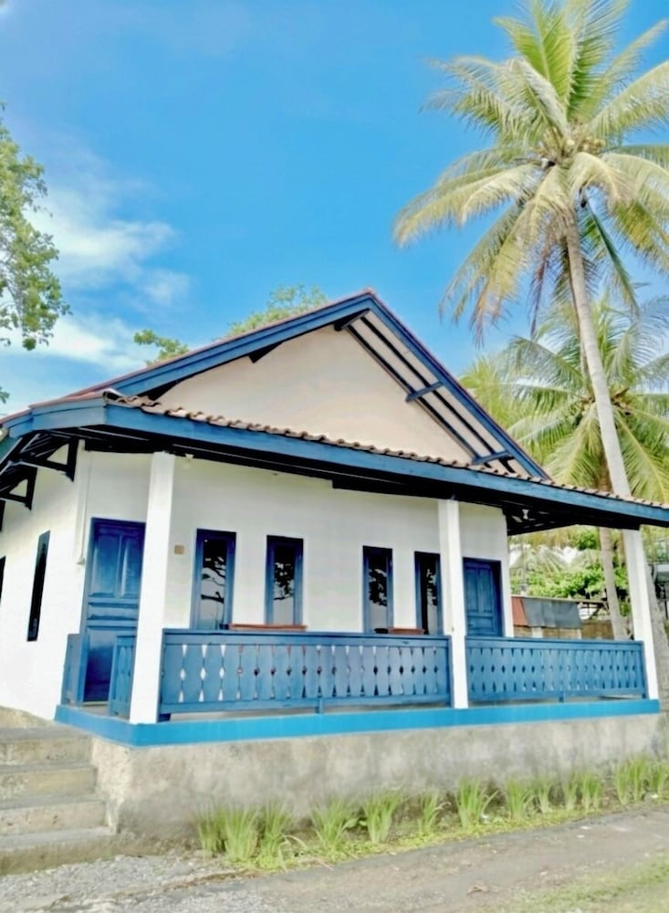 Basic Bungalow, Balcony, Beach View