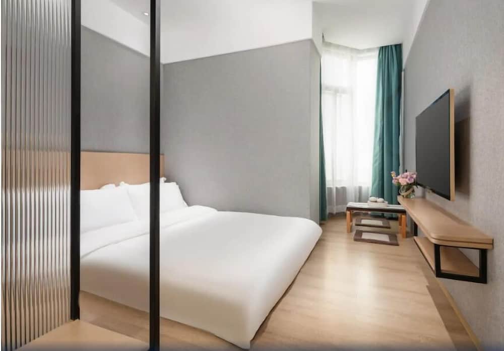 Grand Room, 1 Queen Bed