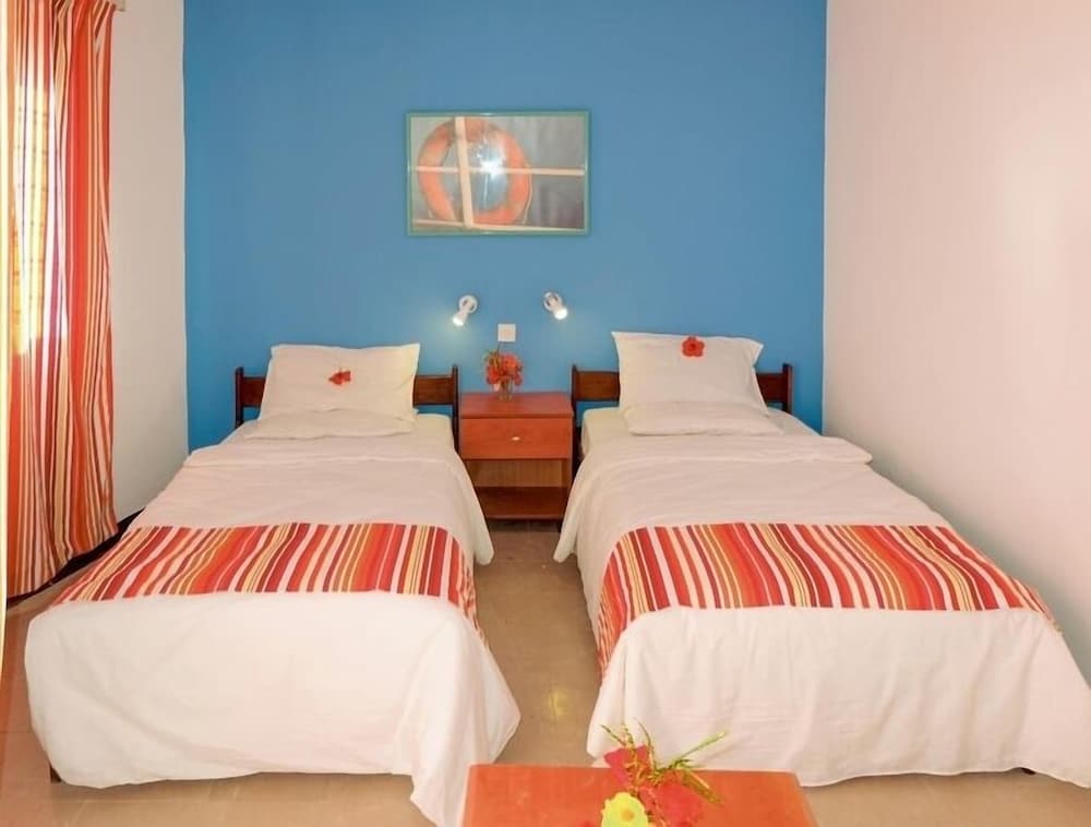 Economy Twin Room photo 3