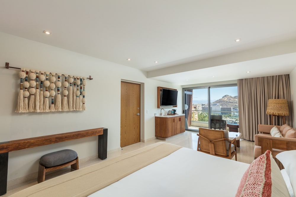 Room, 1 King Bed (infinity, Sunset View)