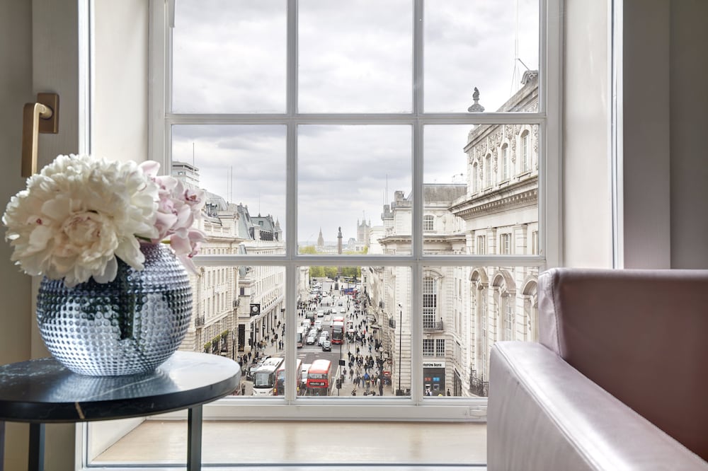 Suite (Westminster)