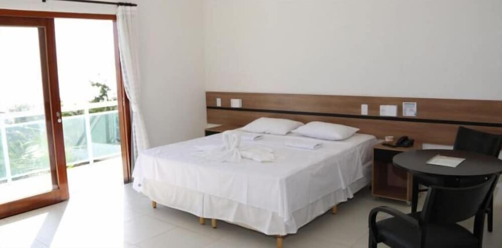 Luxury Twin Room, 1 King Bed, Beachfront photo 2