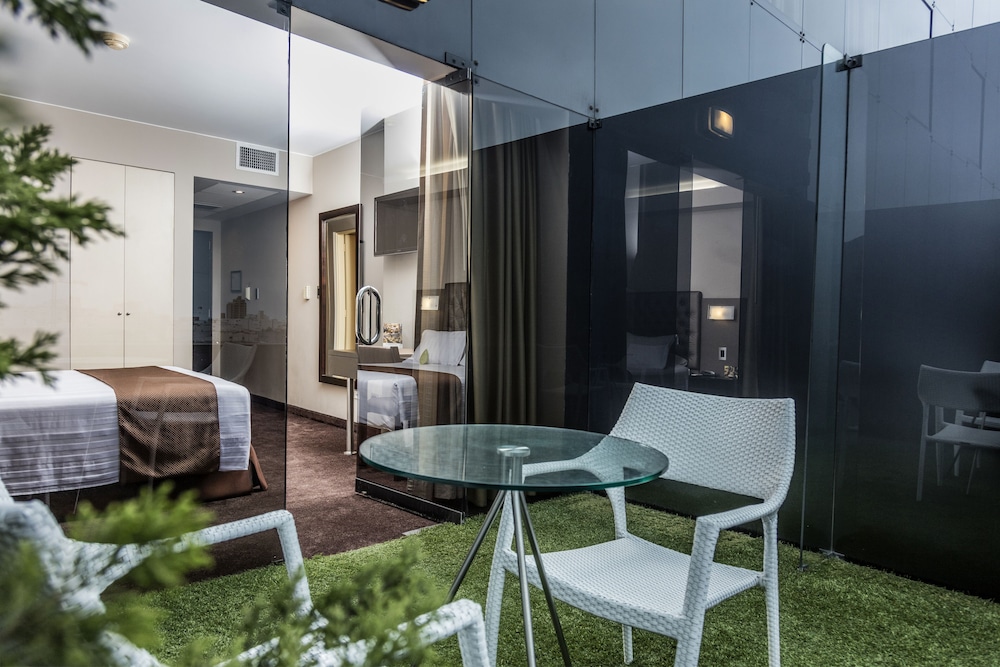Superior Double Room, 1 Queen Bed, Terrace - Photo 3