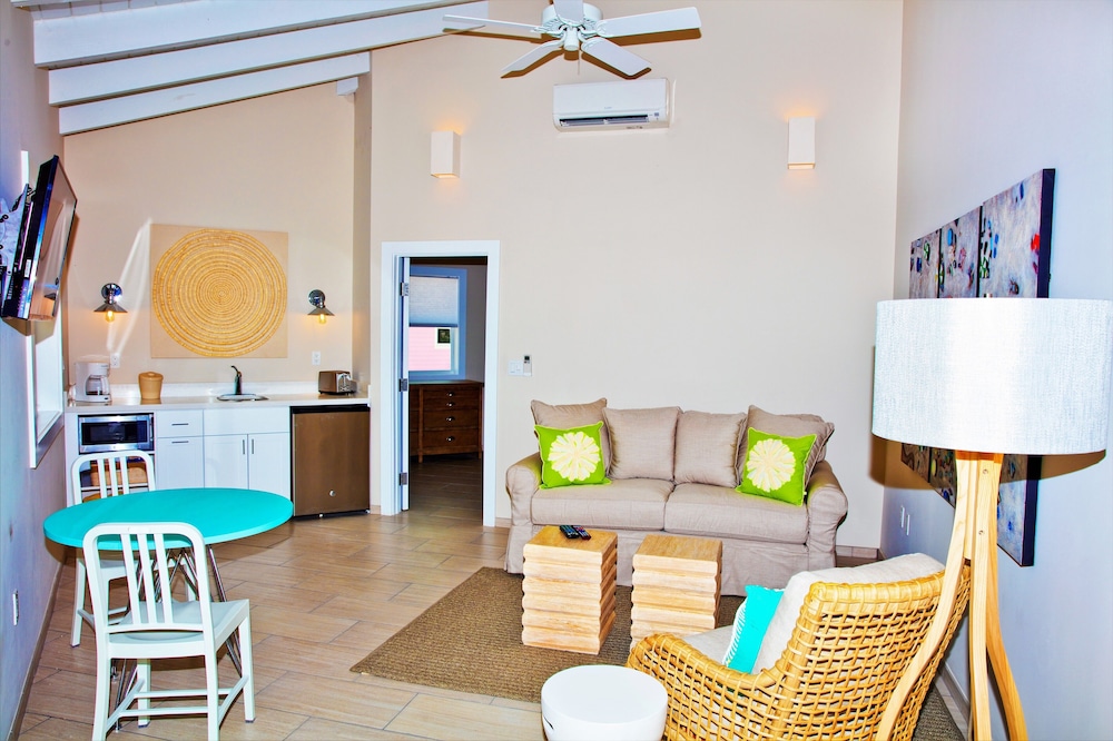 Double Room Single Use, 1 Bedroom, Non Smoking, Ocean View photo 1
