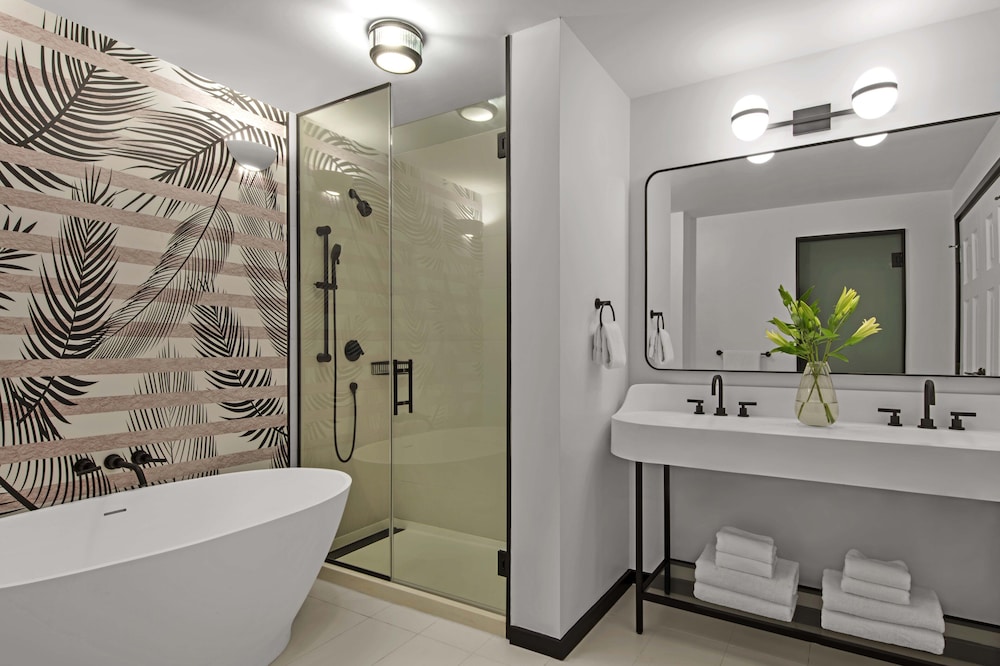 Suite, 1 King Bed (Beche), photo 6