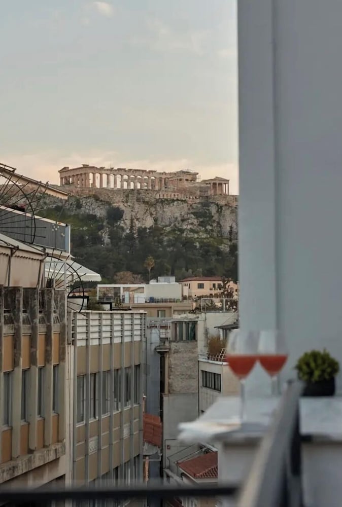 Penthouse, City View