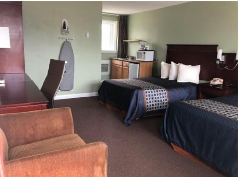 Standard Room, 2 Queen Beds photo 1