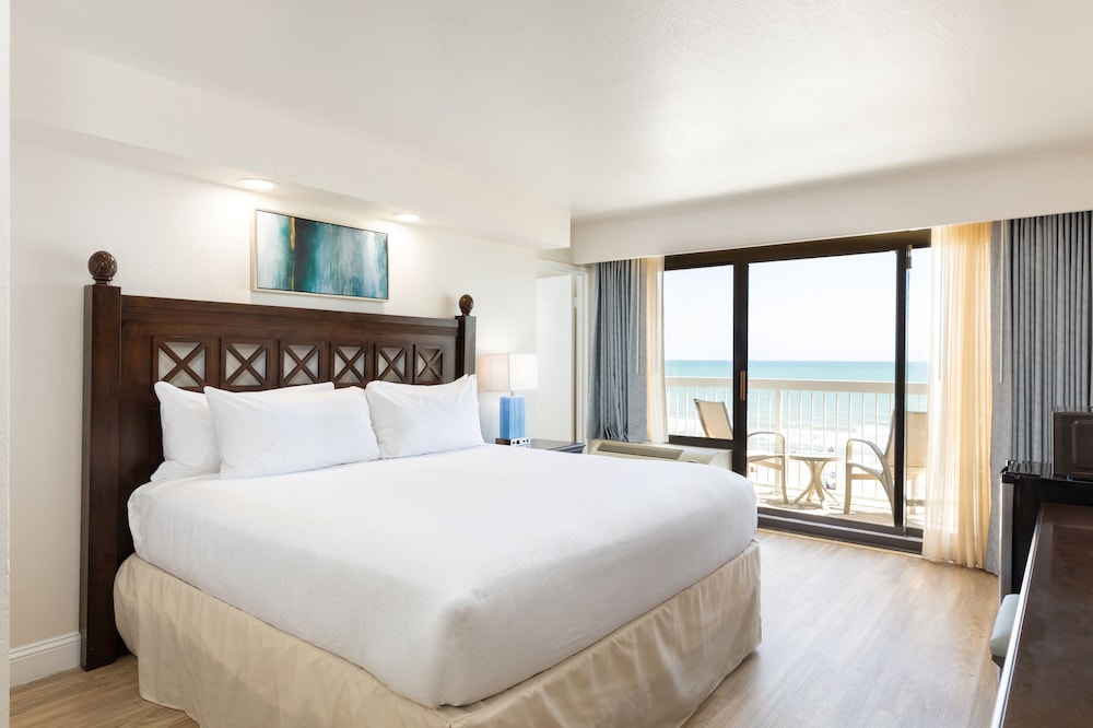 Room, 1 King Bed, Oceanfront (Coastal View) photo 1