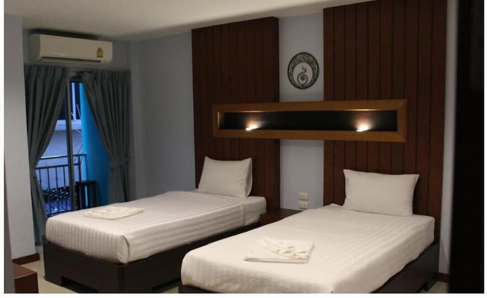 Standard Twin Room - Photo 1