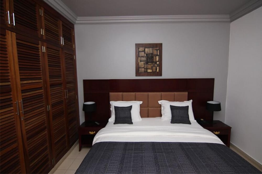 Junior Suite, 1 Queen Bed, Non Smoking, City View