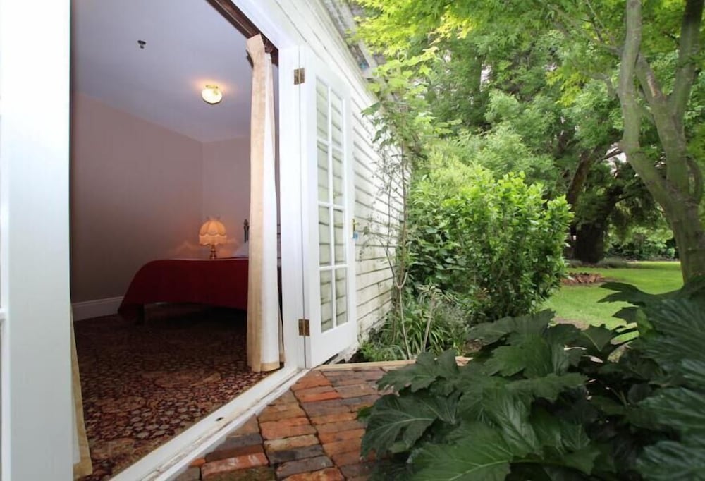 Garden Room, Accessible (Frank's Unit) photo 2