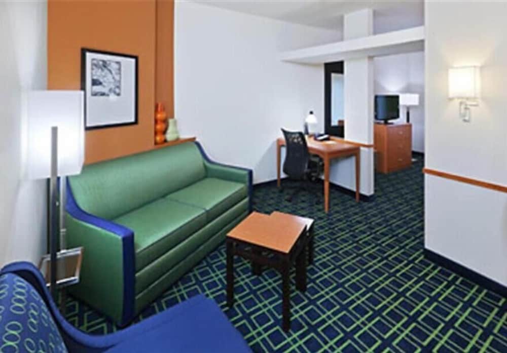 Executive Suite, 1 King Bed - Photo 3