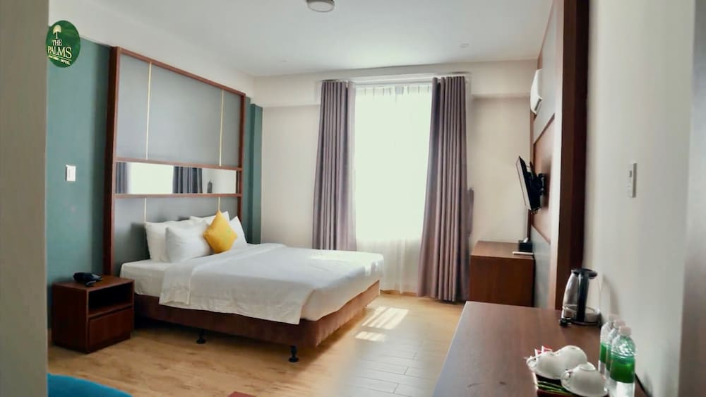 Family, 2 Bedrooms, Bathtub,City View