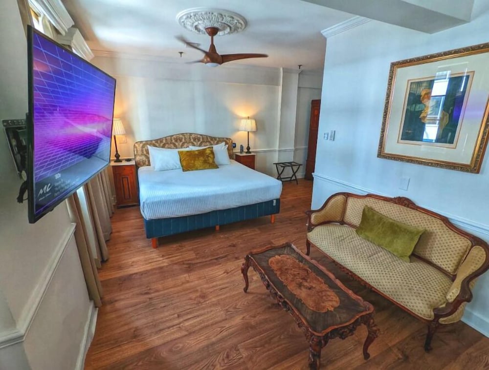 Superior Suite, 1 King Bed (King Suite Vintage)