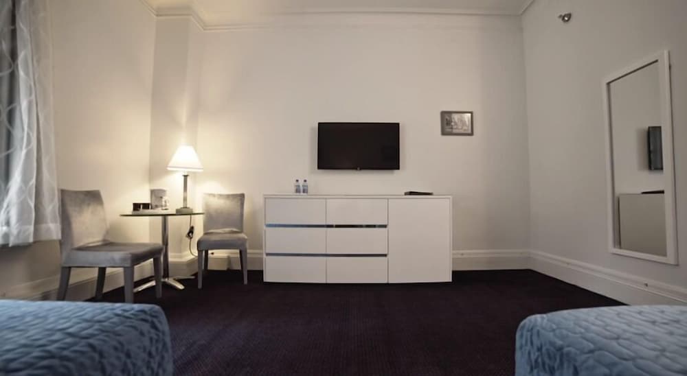 Accessible Standard Room, 2 Double Beds - Photo 3
