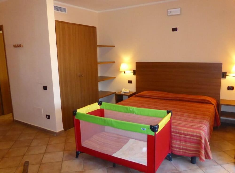 Standard Double Room, Balcony, Garden View photo 2