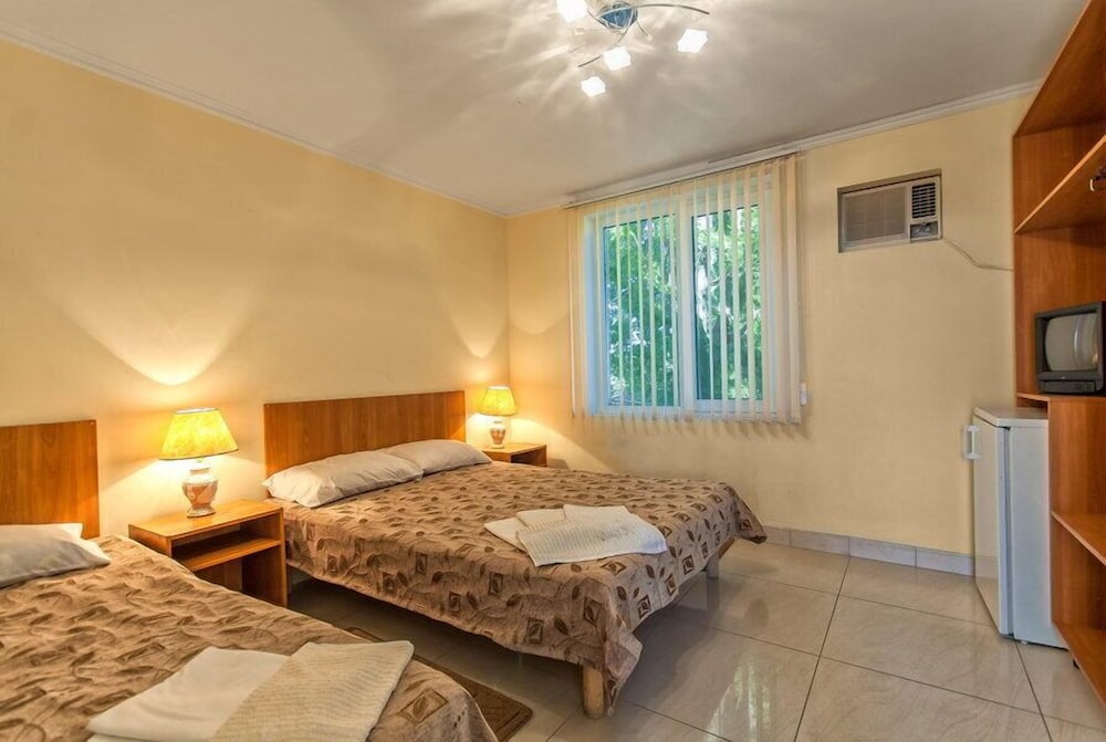 Economy Room, Shared Bathroom
