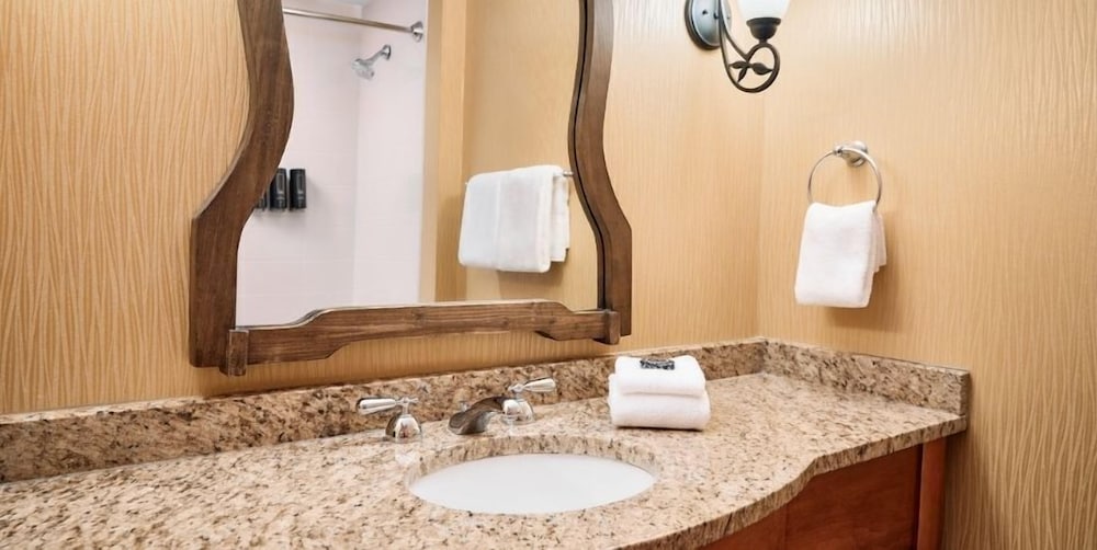 Premier Double Room, 2 Queen Beds, Refrigerator photo 3