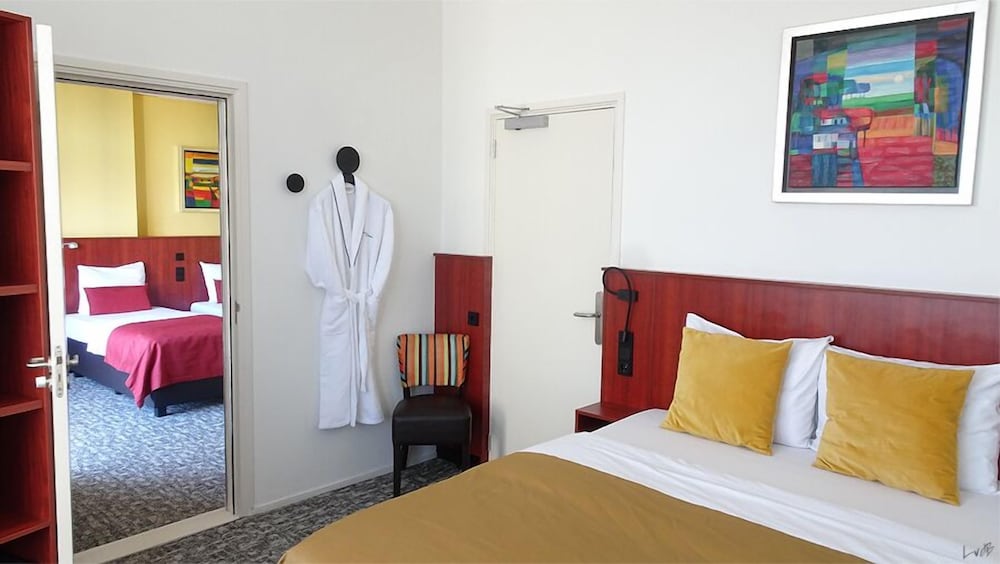 Family Room, 2 Bedrooms, Balcony