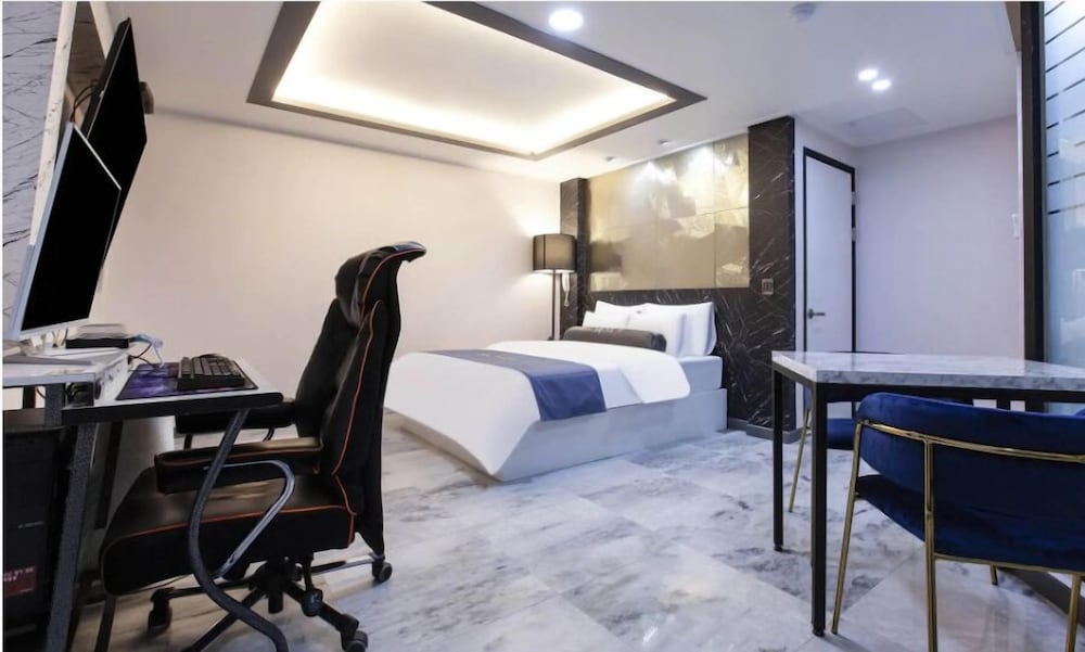 Deluxe Double Room - Photo 1