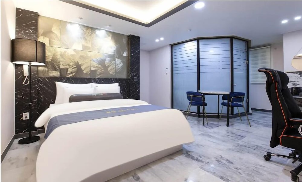 Deluxe Double Room - Photo 3