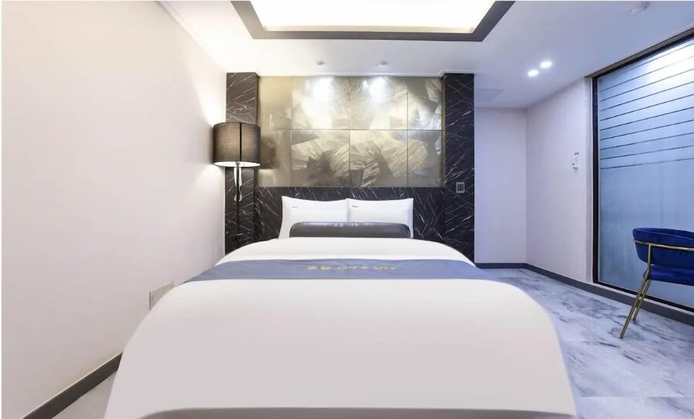 Deluxe Double Room - Photo 2