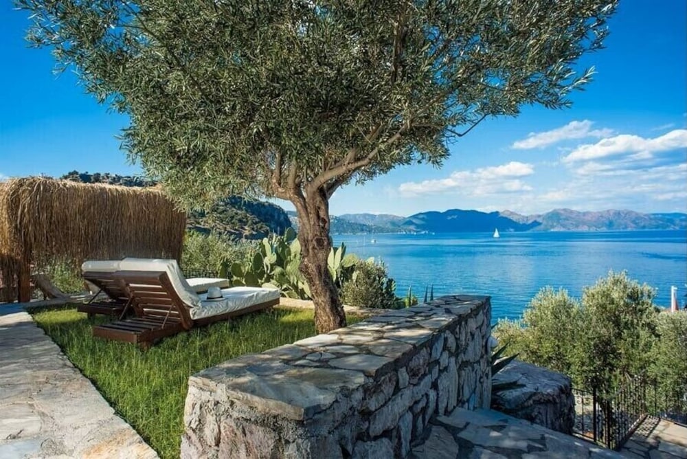 Exclusive Double Room, 1 Bedroom, Sea View, Beachfront
